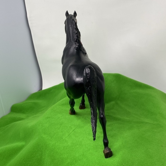 Breyer Traditional Midnight Sun Tennessee Walking Horse Red White Ribbon #60 - Picture 5 of 12